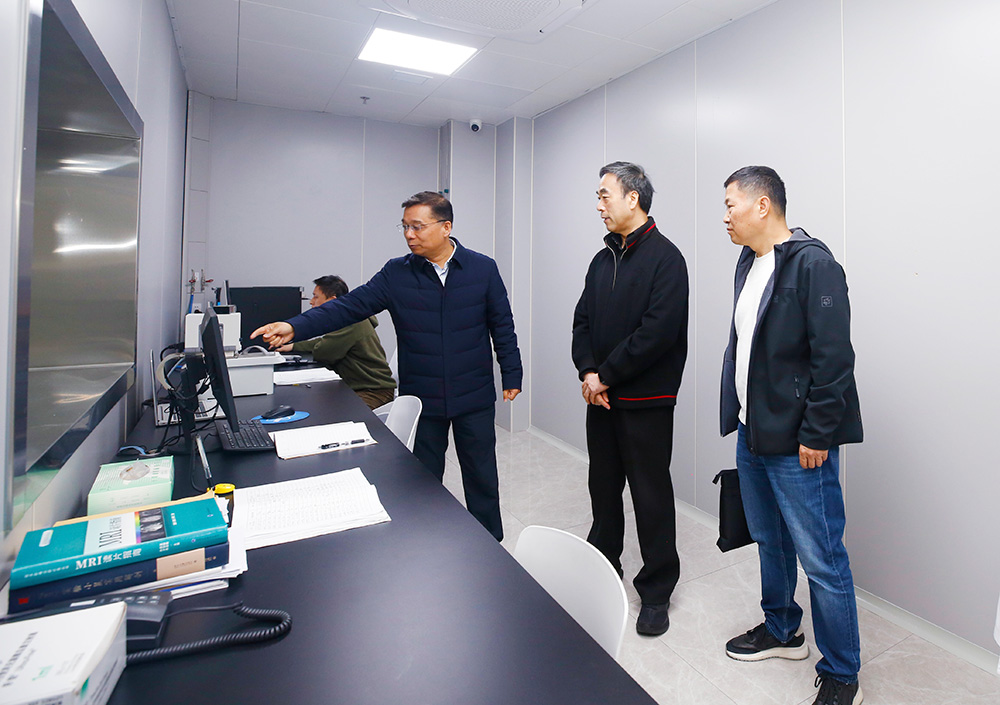 无锡政协：市政协党组成员许立新走访邹霈委员