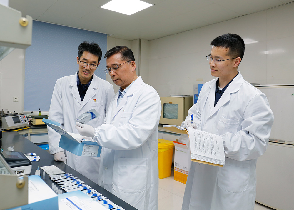 交汇点新闻：为了那“半粒黄豆”，他们将“临床痛点”变成“科研起点”